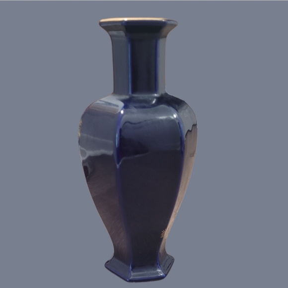 Vintage Kutani Colbalt Blue Beveled Vase - Picture 4 of 12